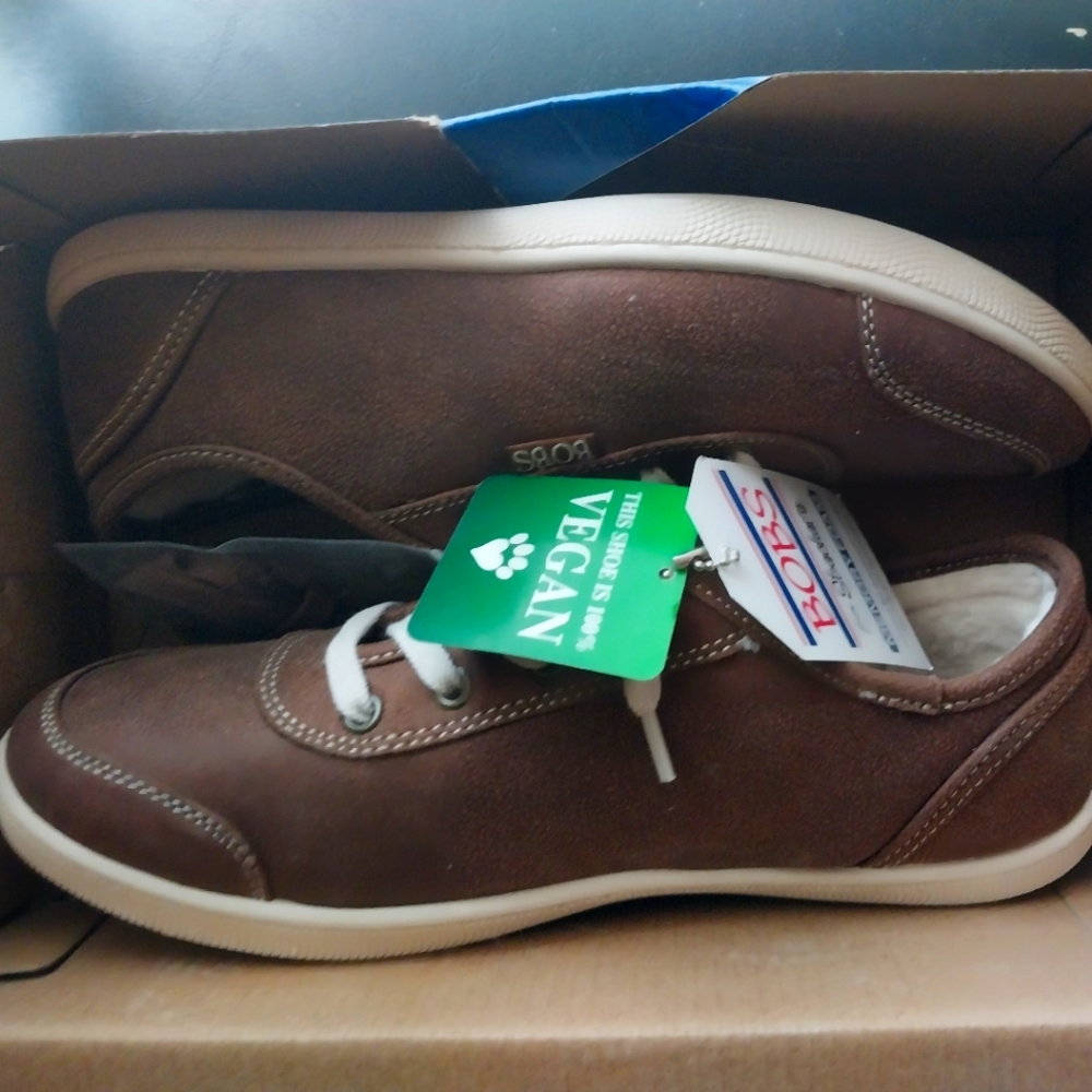 Bob's from Skechers 100% Vegan Women's Brown Size 7 memory foam shoes.